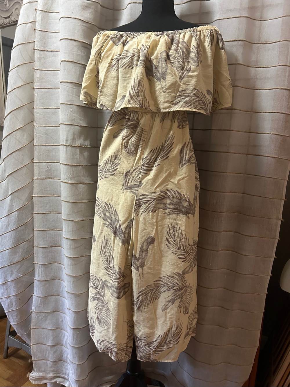 Off-Shoulder Cropped Jumpsuit in Pale Yellow with Feather Print